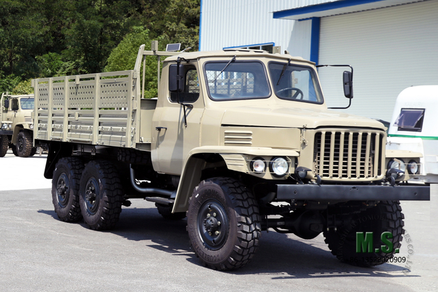 Dongfeng Veículo diesel com tração integral_EQ2082 Caminhão off-road pontiagudo de vidro duplo de fileira única com capacidade de carga de 4 toneladas Veículo especial de exportação