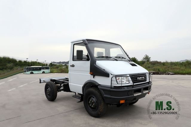 Chassis off-road de cabeça longa pequena 4 × 4 Iveco_NJ2045 Conversão de chassi de caminhão de quatro fileiras de quatro unidades_4WD Caminhões especiais de exportação