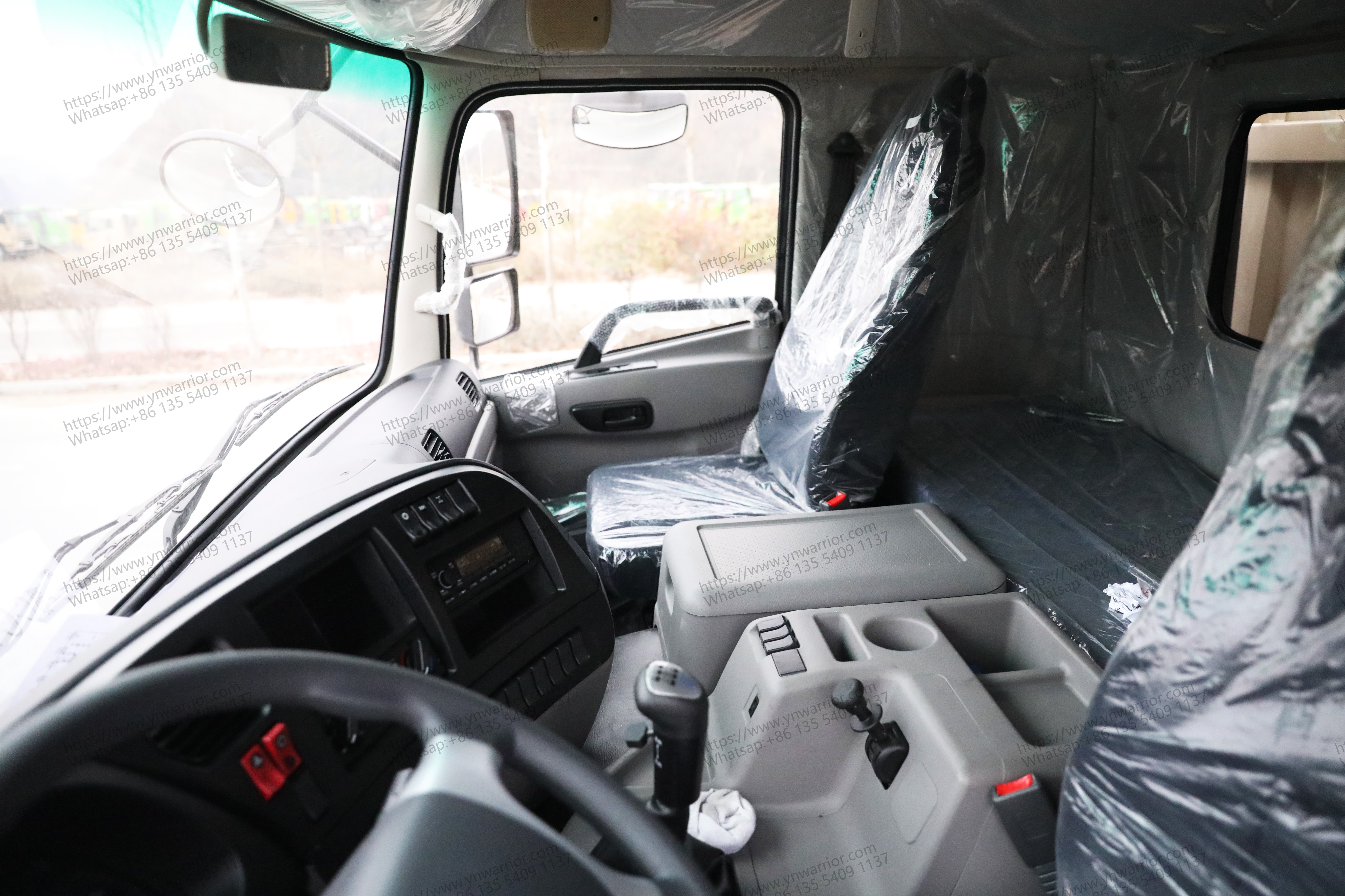 Dongfeng 8x8 Cabin de caminhão de serviço pesado 