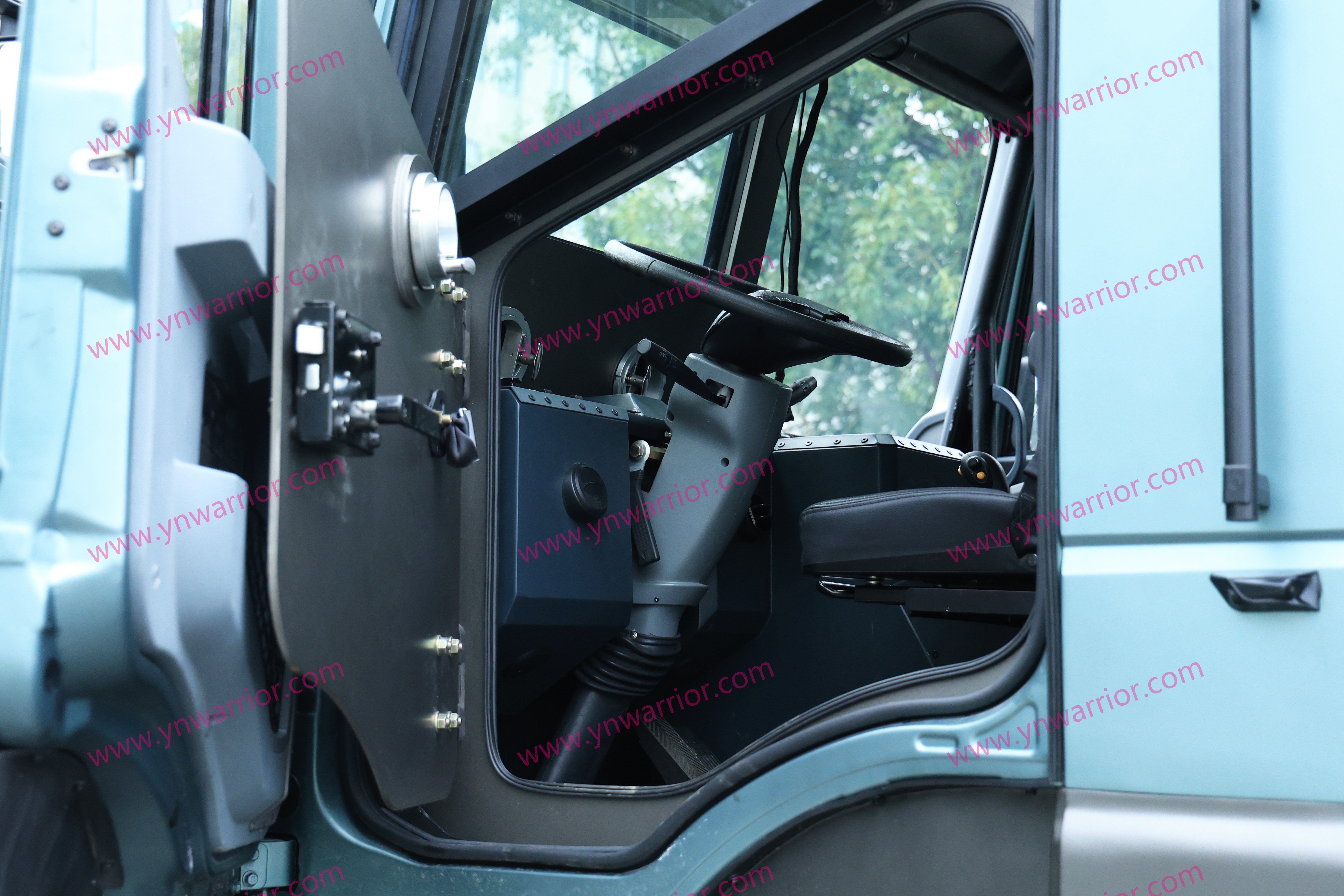 portas duplas de segurança do veículo blindado 