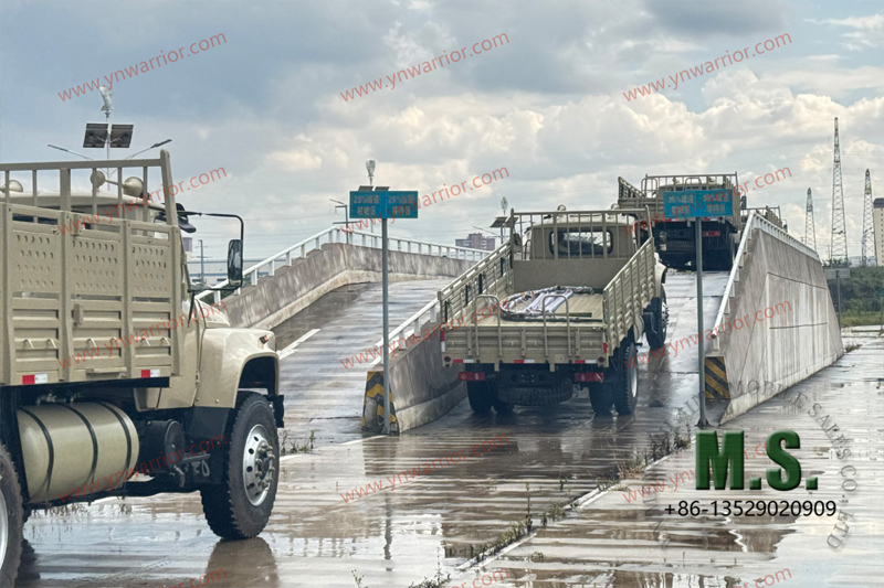 Dongfeng teste de ângulo de depatura de pneu duplo traseiro de caminhão 4x4 
