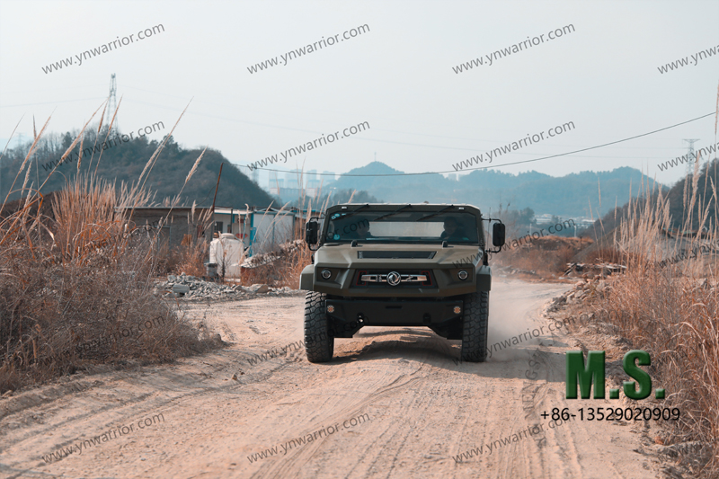 Dongfeng Chassis off-road Mengshi 4x4 com cabine com suspens&atilde;o dianteira e traseira 
