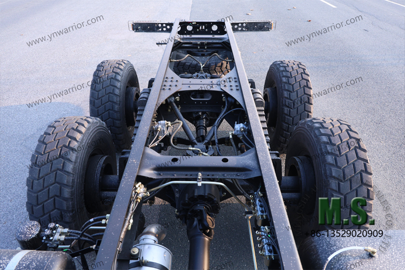 Chassi de caminh&atilde;o de nariz longo dongfeng 6x6 com detalhes do chassi de cabine 