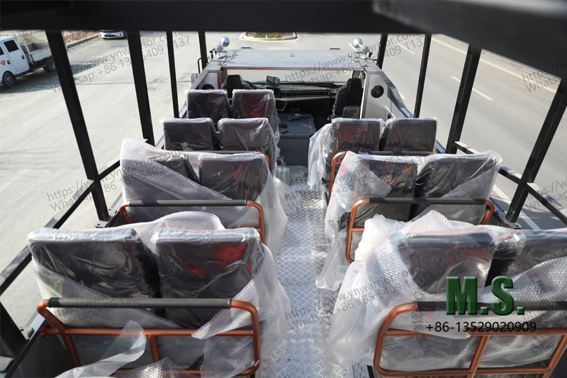 6x6 Desert Cruiser Bus Bus Seats 