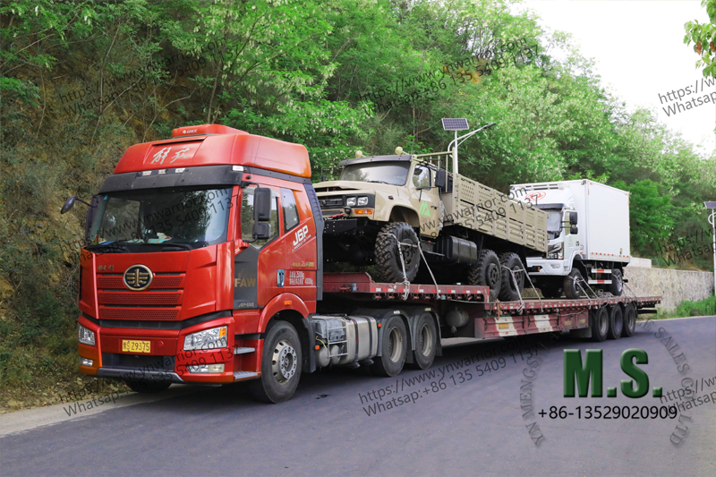 2 truck on 1 trailer truck 