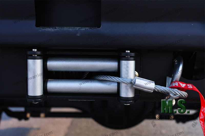 dongfeng 6x6 com cabine com guincho dianteiro el&eacute;trico 