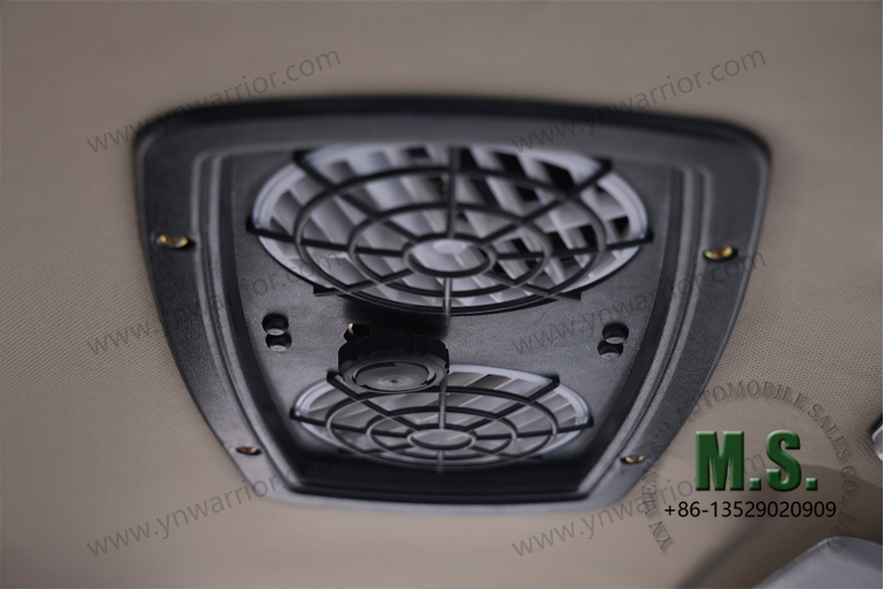 de 11 toneladas com pneu traseiro &uacute;nico Dongfeng Ventilador de ventila&ccedil;&atilde;o de pneu traseiro &uacute;nico de caminh&atilde;o off-road 6x6 de 11 toneladas da cabine