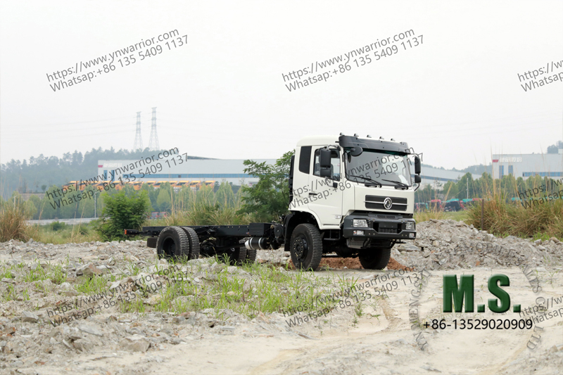 4X4 Dongfeng 4x4 Caminhão, pneus de traseira dupla, suspensão independente Dongfeng 4x4 com o cutsotmed 