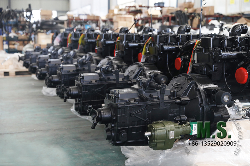 Dongfeng Motor Cummins: B210 33, filmagem traseira do motor que o caminhão militar usa