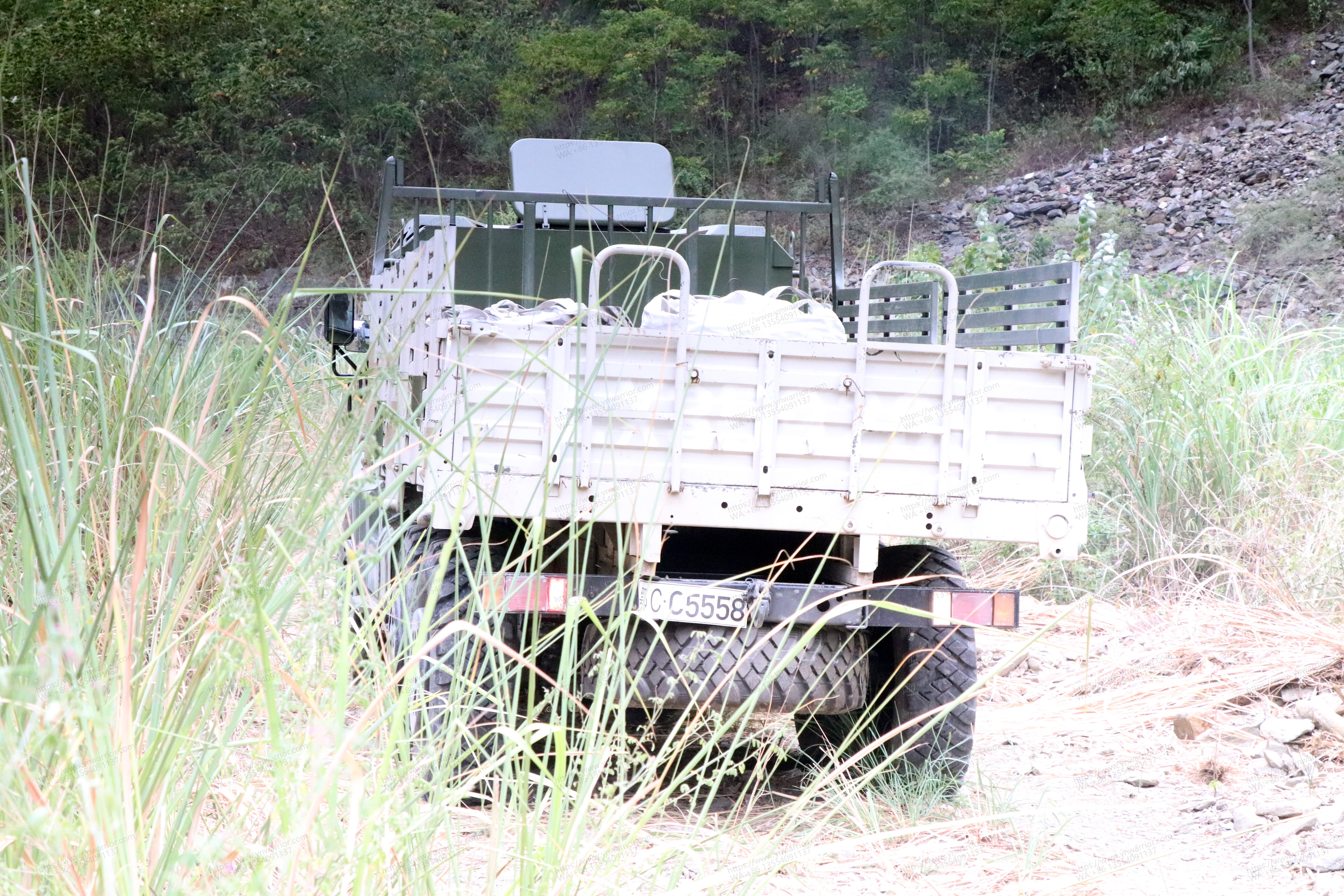 Dongfeng 6x6 Caminhão blindado de batalha militar off-road 