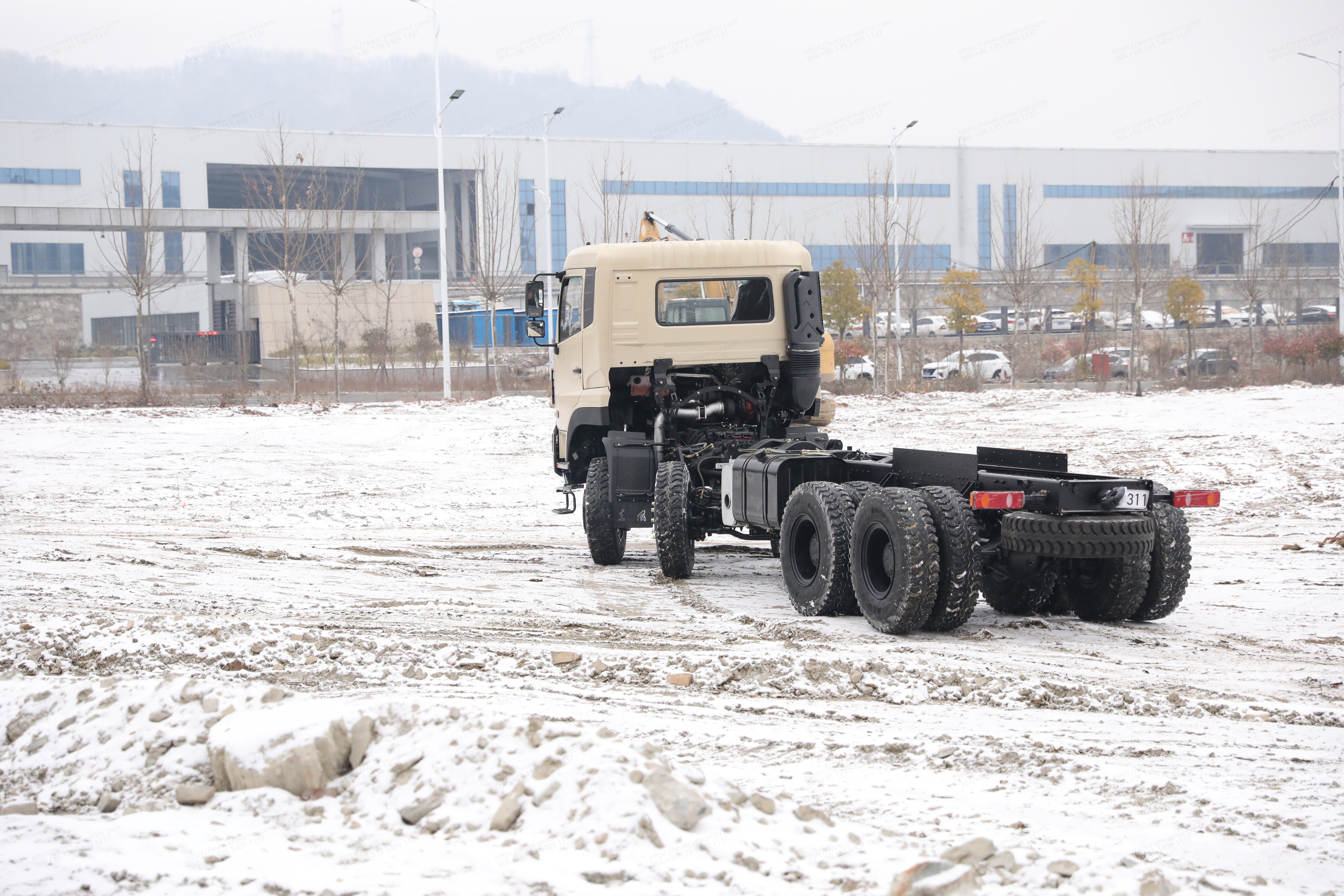 chinês Dongfeng 8x8 Chassi de caminhão Mola de folha múltipla 