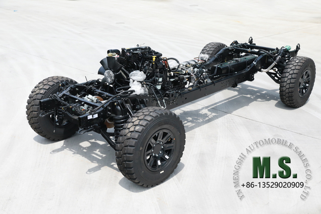 220 cavalos de peso bruto de 6 toneladas Militares chineses servidos Dongfeng Mengshi Chassis_run-flat, CTIS, transmissão automática, suspensão independente de osso duplo dianteiro e traseiro