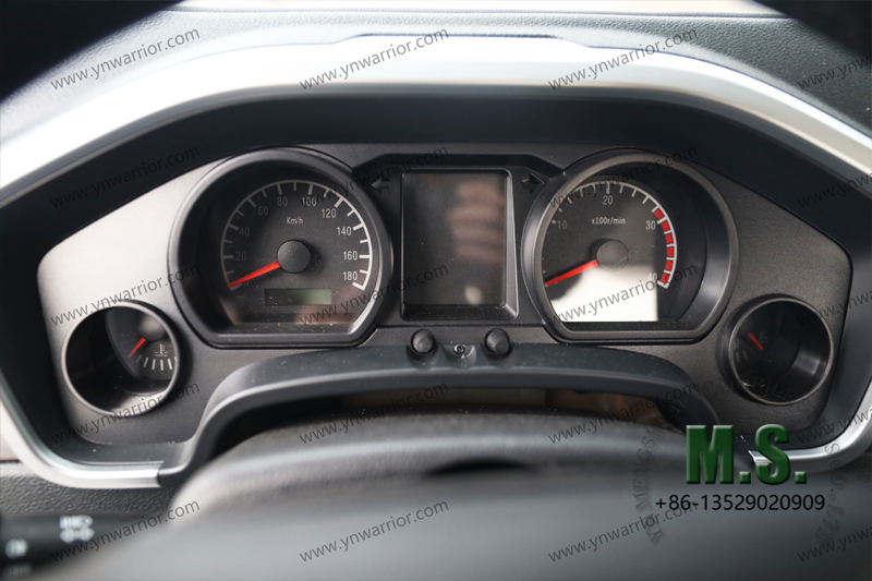 Dongfeng Chassi off-road Mengshi 4x4 com painel de cabine 