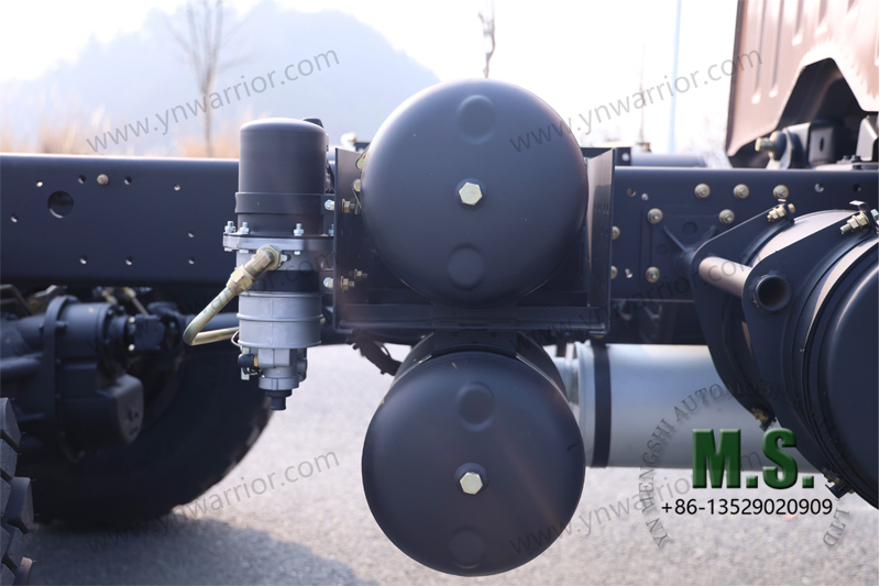 Dongfeng Filtro de ar de pneu traseiro &uacute;nico para caminh&atilde;o off-road 6x6 de 11 toneladas 