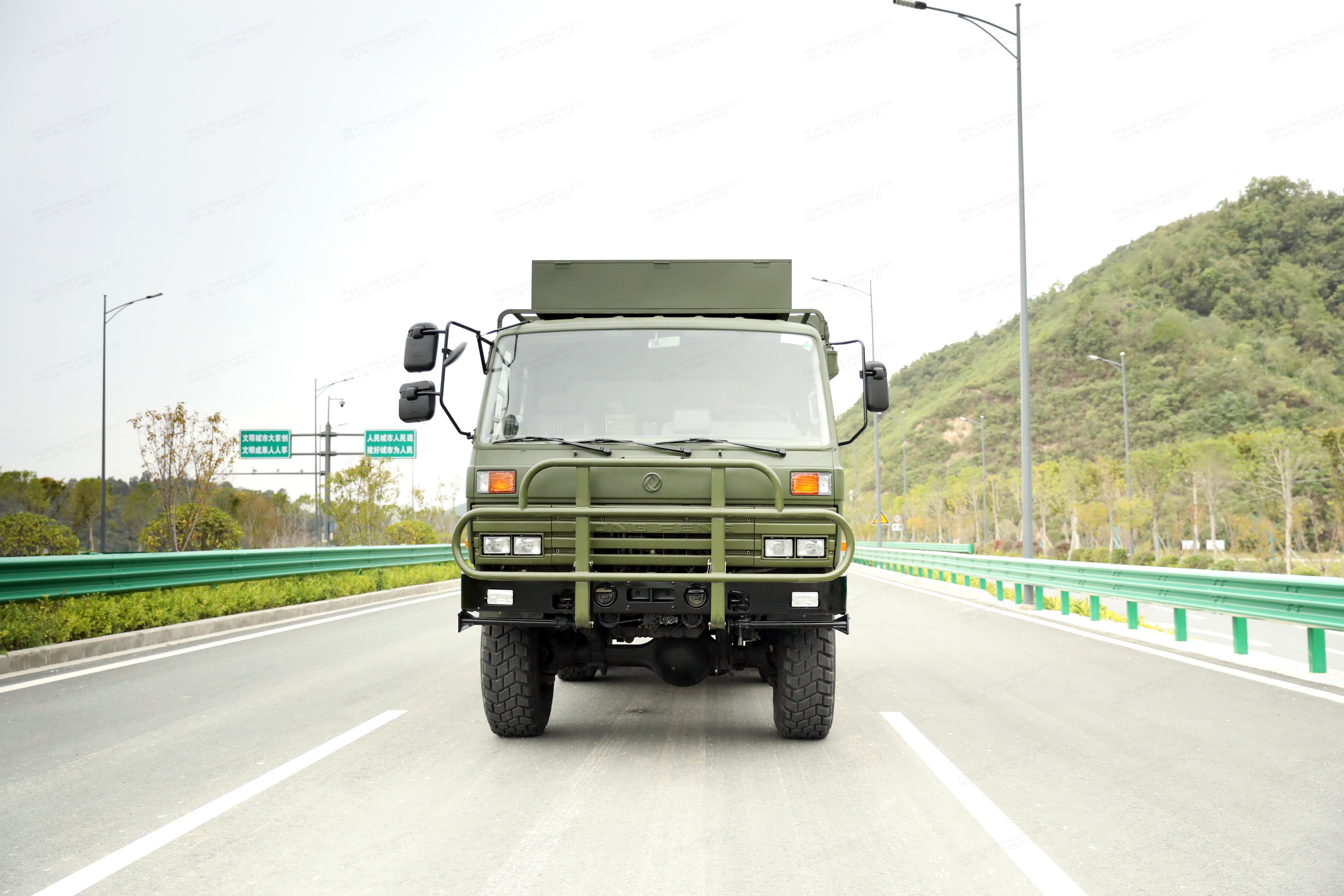 Dongfeng 6x6 Bus de caminhão de passageiros off-road 