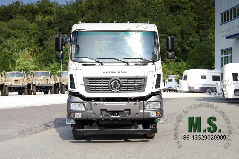 Dongfeng 6x6 Perspectiva frontal de caminhão de serviço pesado 