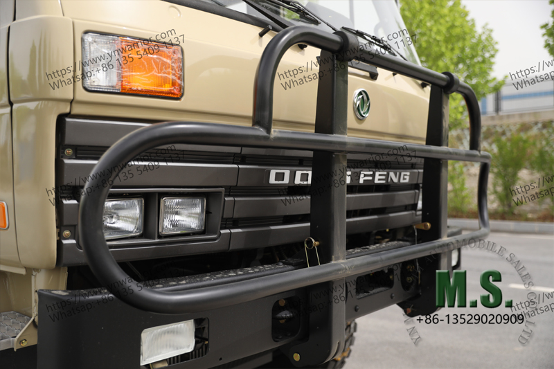 de 6x6 com um caminhão de carrinho com um caminhão de corredor 
