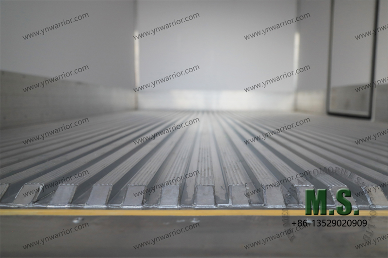 Borad do piso de Dongfeng 4x4 Refrigerador 