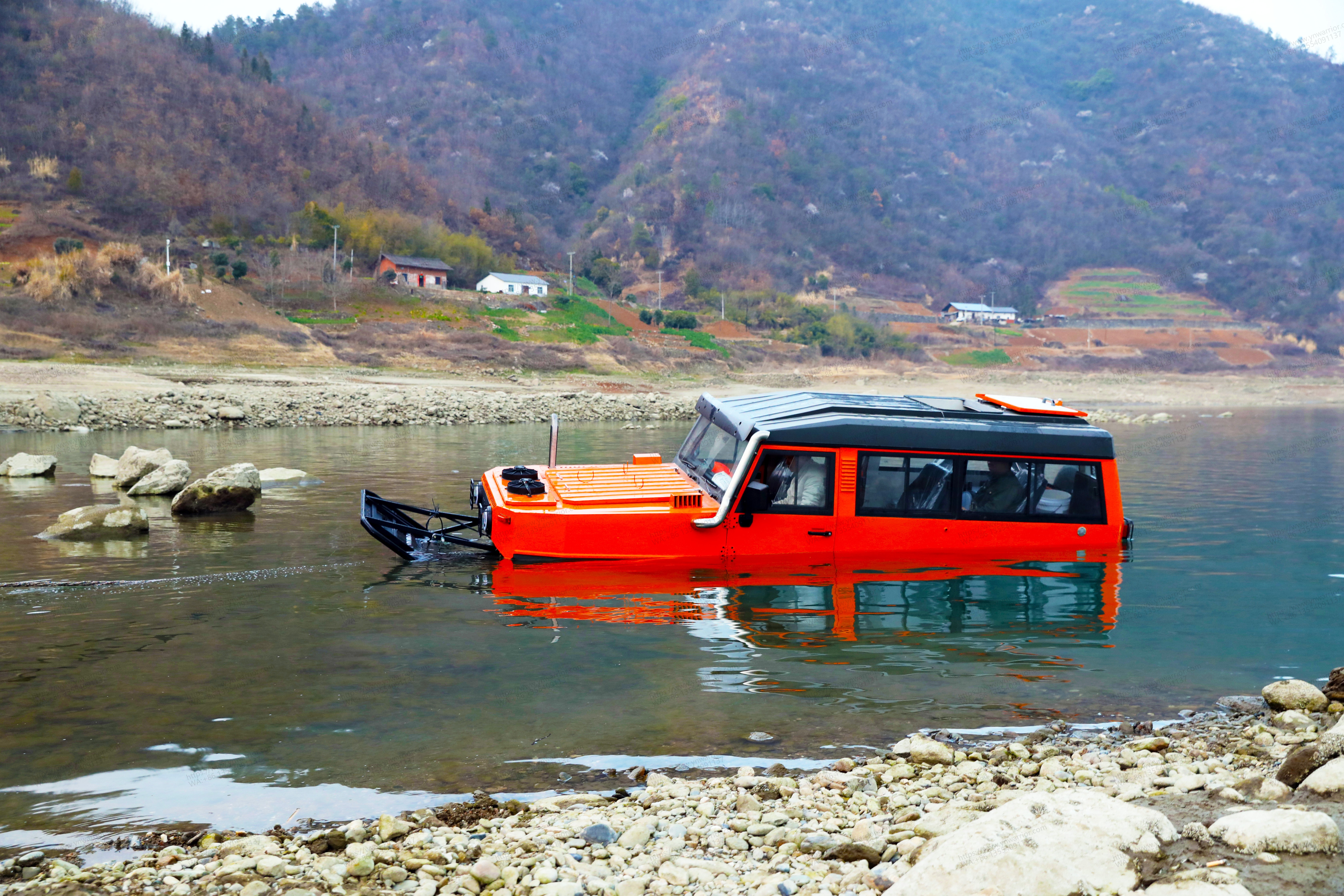 Maior veículo anfíbio 4x4 