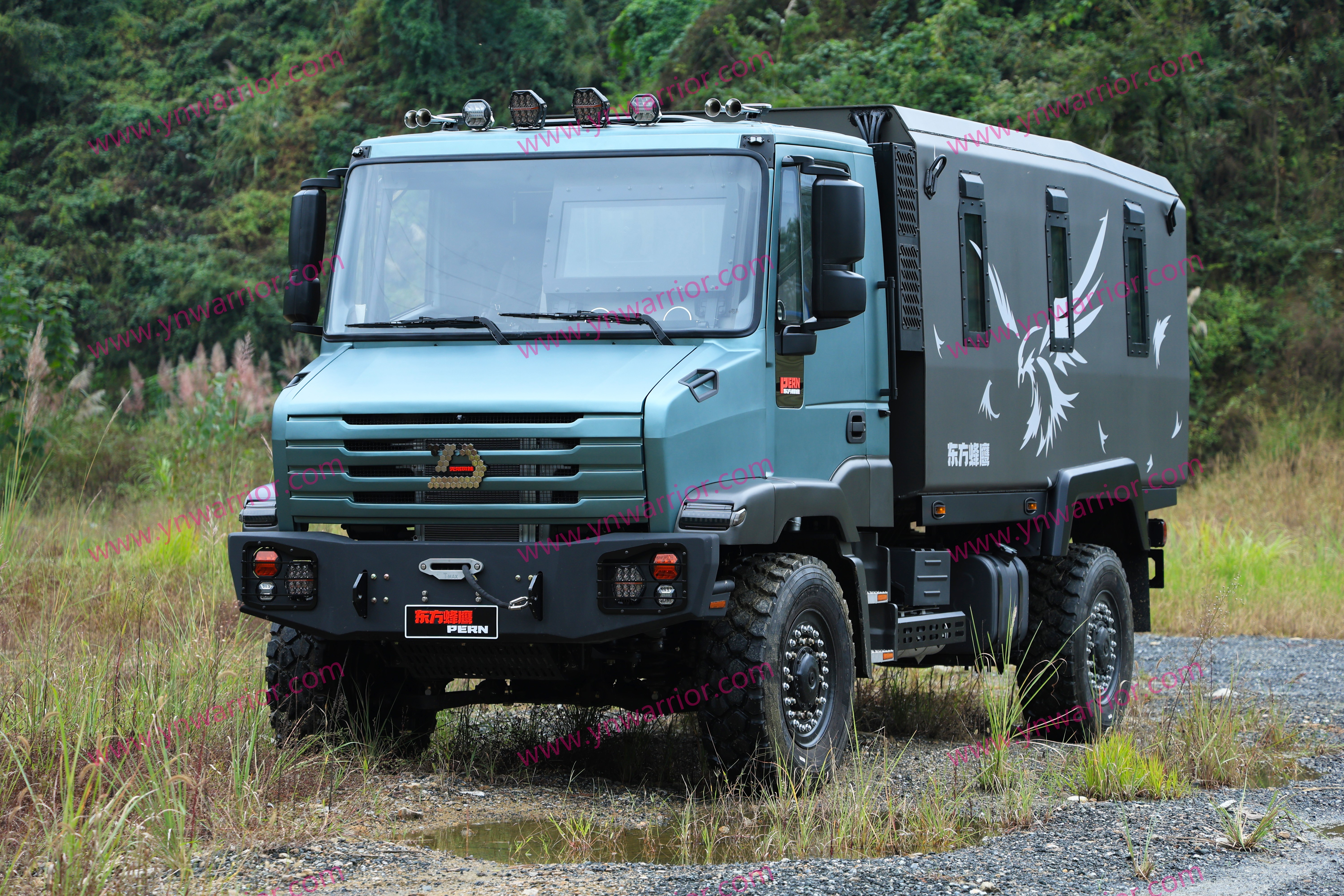 van tronco caminhão de transporte de soldado 4x4 