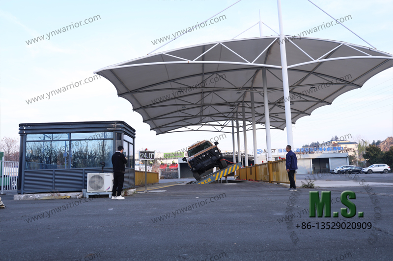 4x4 chin&ecirc;s 4x4 MS600 em campo de teste 