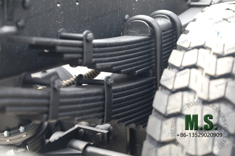 Dongfeng Chassi de caminh&atilde;o de cabine 4x4 moderno com suspens&atilde;o de mola de l&acirc;mina de servi&ccedil;o m&eacute;dio 