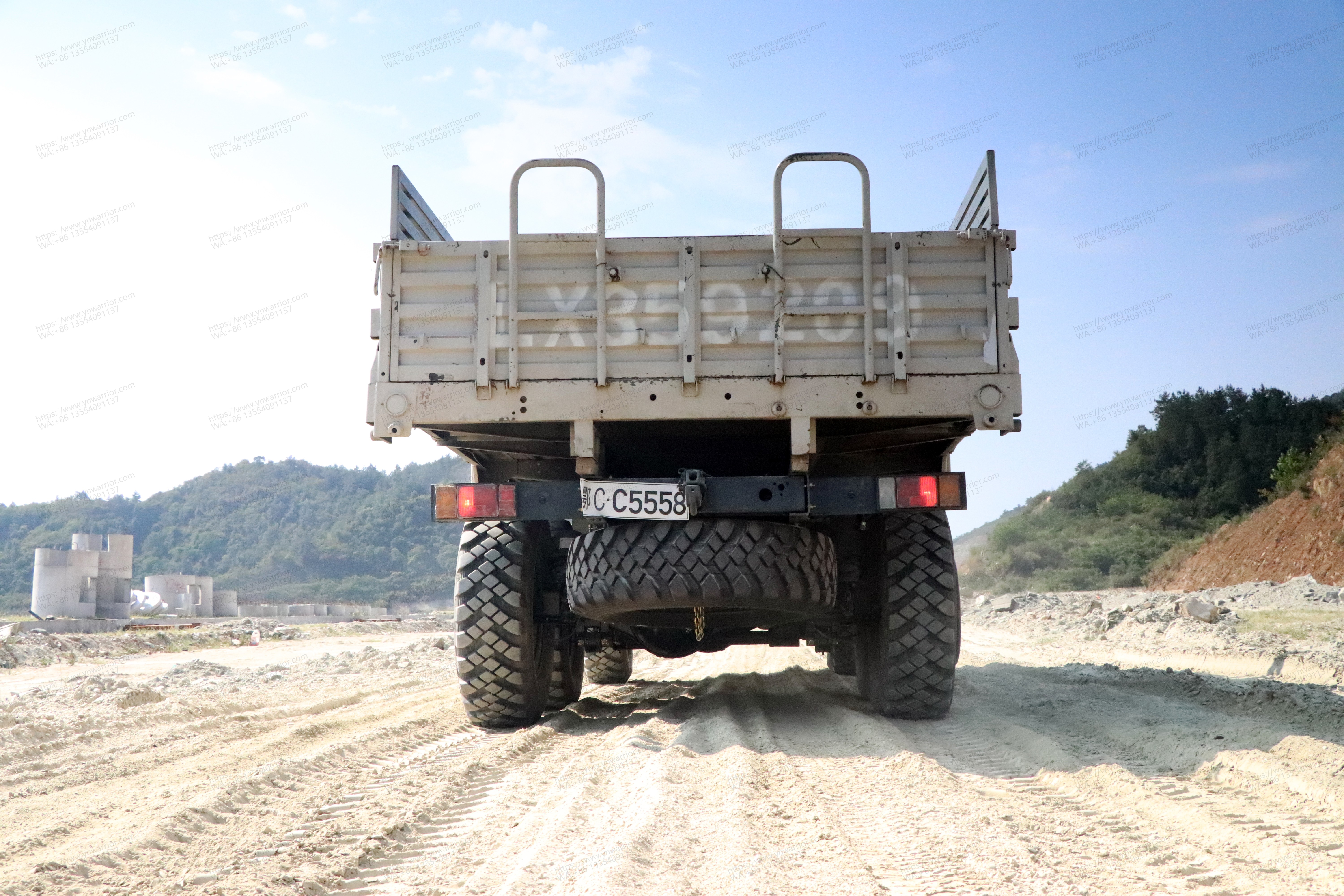 Dongfeng 6x6 OFF -ROAD Tropas à prova de balas transportador 