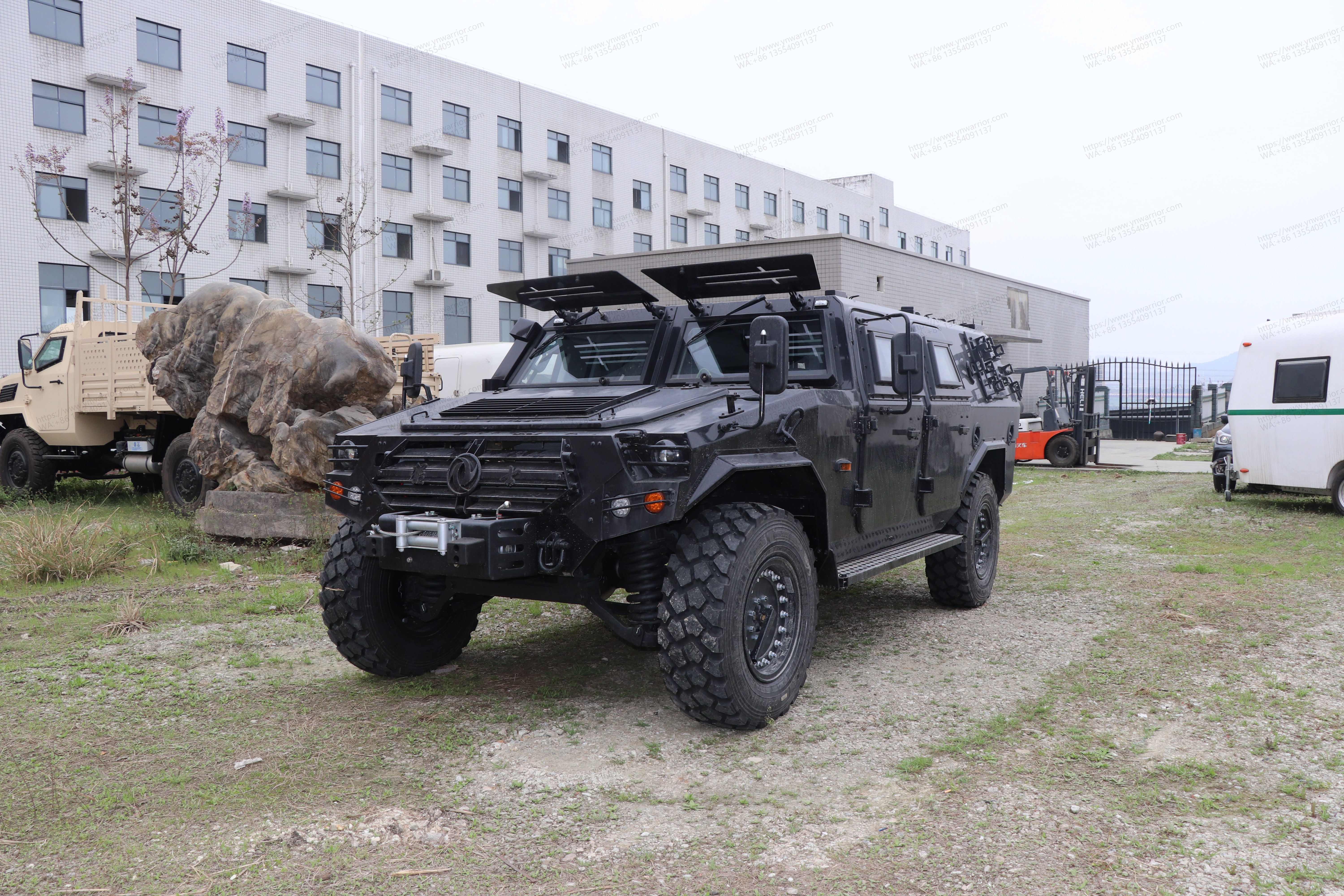 Dongfeng Mengshi 4x4 Transportador de tropas off-road 