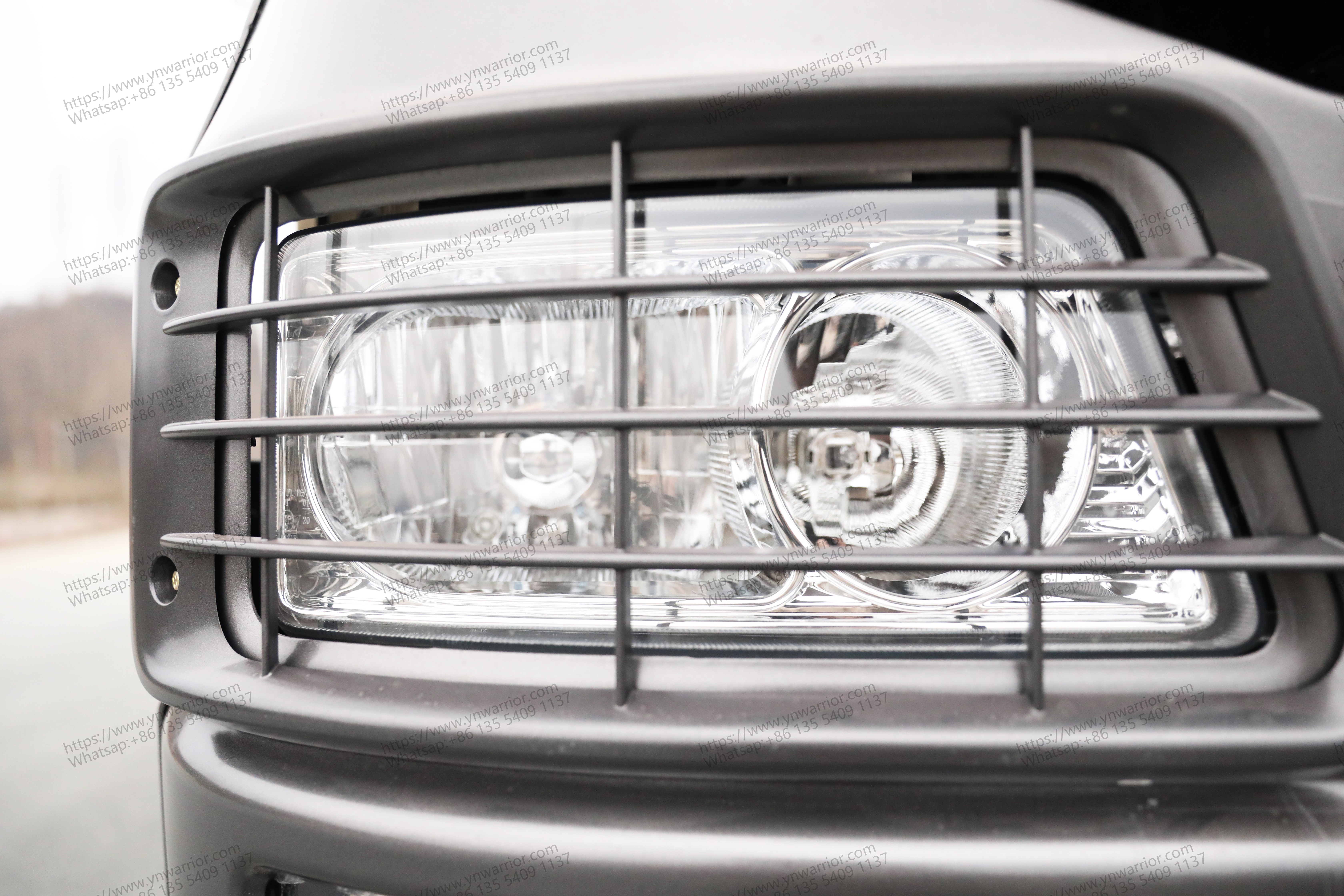 Dongfeng 8x8 Truck de serviço de mola 
