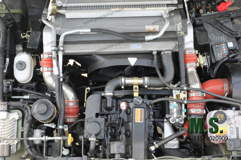 Dongfeng Chassi off-road Mengshi 4x4 com compartimento do motor da cabine 