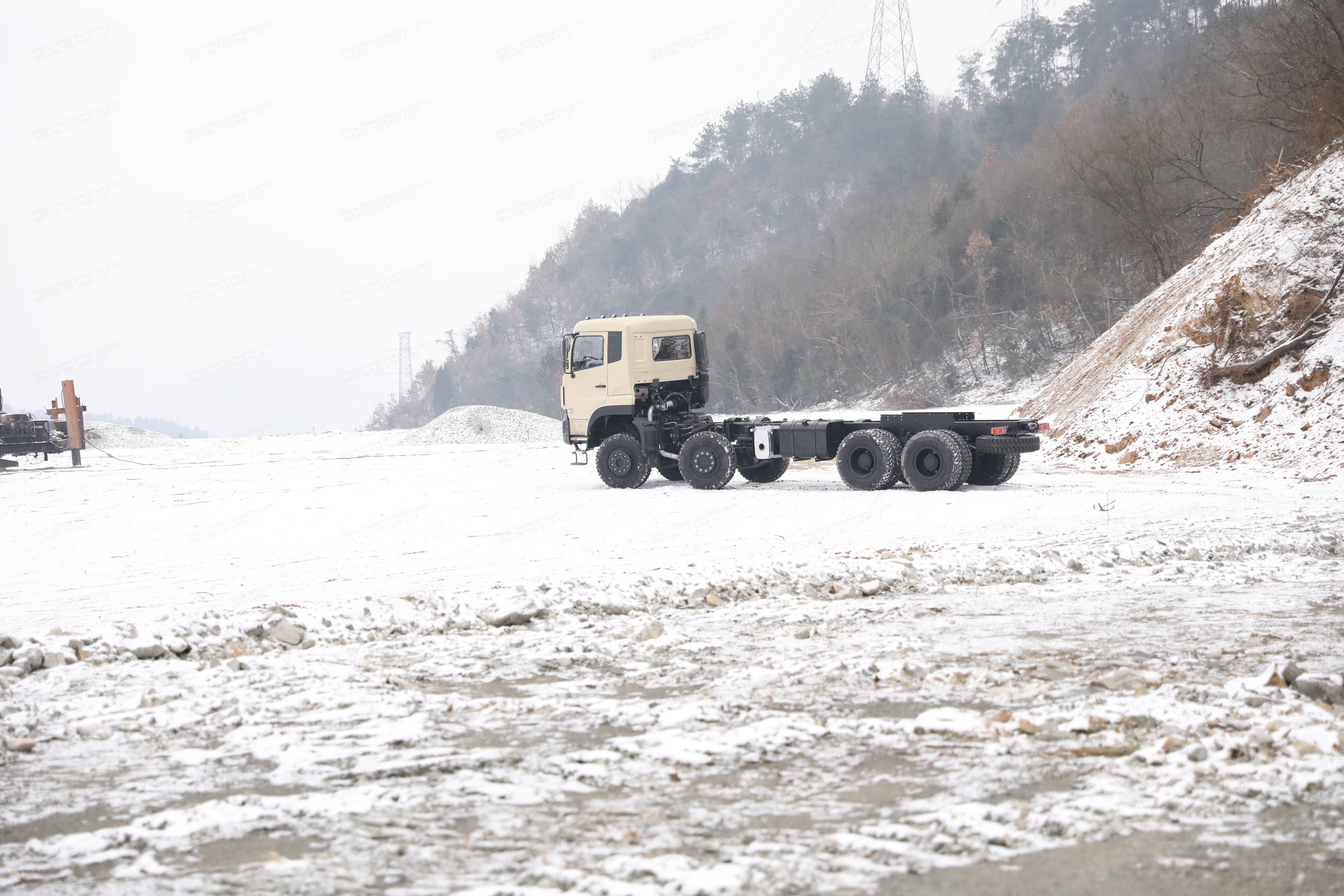 chinês Dongfeng 8x8 Chassi de caminhão 